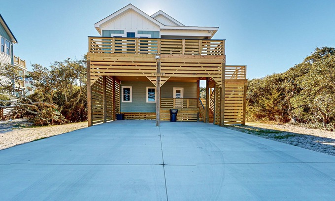 Avon House | Brand New Downstairs Duplex in Avon, NC with Wifi and a short walk to the Beach