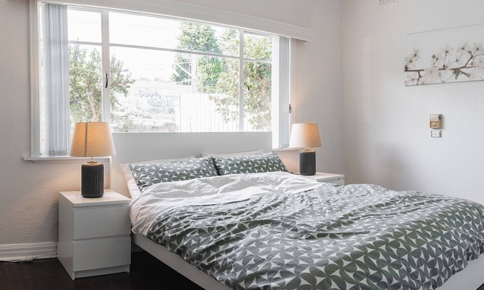 Hampton East House | Brand new Furniture/3 Bedroom/Stylish Home