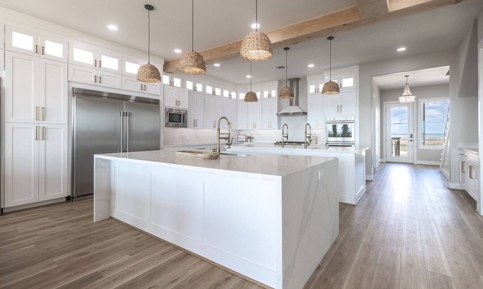 Freeport House | BRAND NEW GORGEOUS 5000sf 8 BEDROOM DREAM BEACH FRONT HOME - near Surfside beach