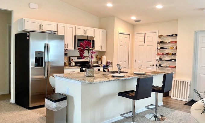 LaBelle House | Brand new Lakefront Home with modern kitchen & lake view