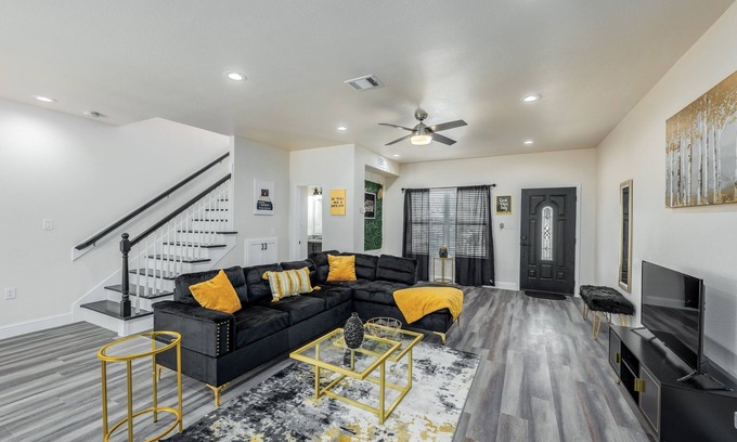 Greater East End House | Brand New Luxury Home East Downtown