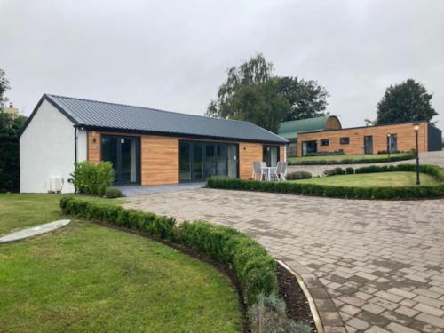 Bonvilston House | Brand new purpose built 3 bedroom holiday barn