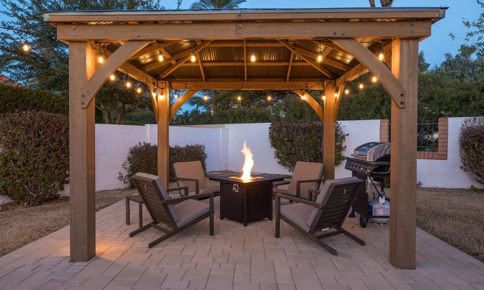 Eastwood House | BRAND NEW REMODEL! Scottsdale Oasis w/private pool, an amazing kitchen & more!