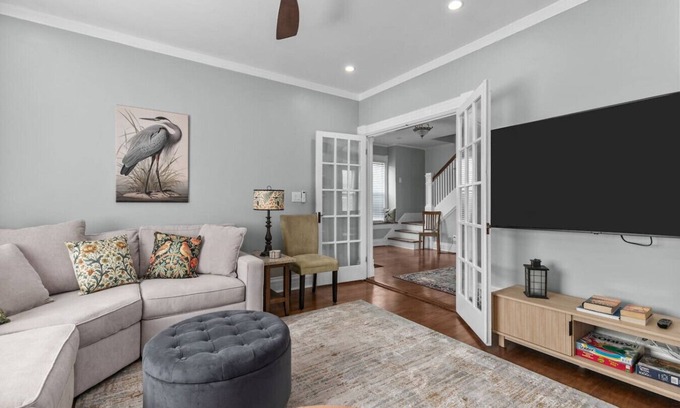 Appleton Apartment | Brand New! Sleeps 10! 4 Min to Downtown Appleton!