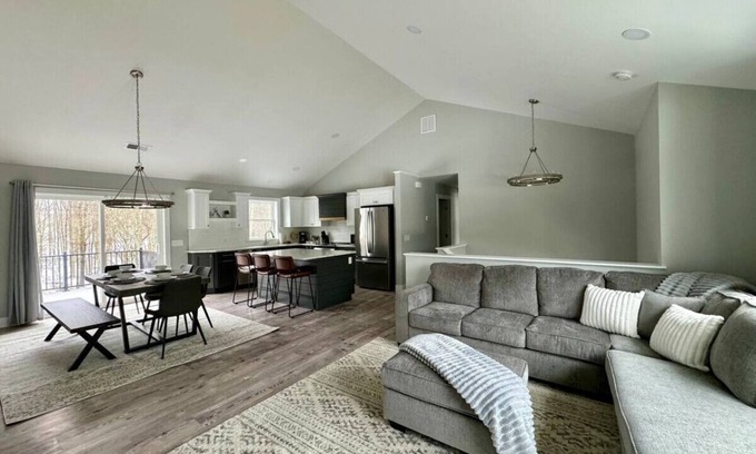 Wakefield-Peacedale Apartment | Brand New Spacious Coastal Home