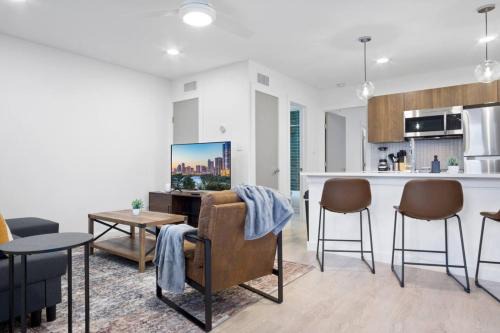 South Lamar Apartment | Brand New Unit 5 min to Downtown Austin