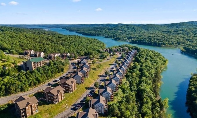 Indian Point Condo | Branson Gem on Table Rock Lake near Indian Point, Silver Dollar City, Walk Trail