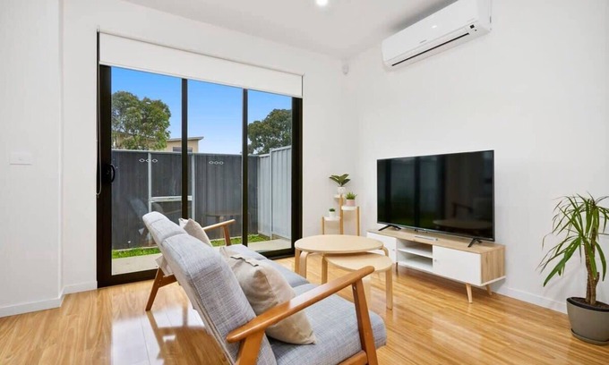 Braybrook House | Braybrook Bliss: Long Stay Discount