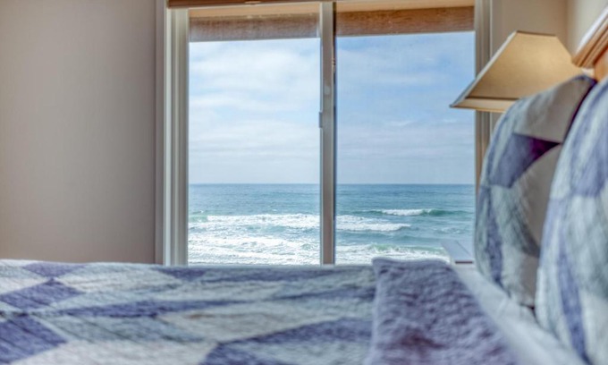 Neskowin House | Breakers Beach House 7 - Meredith Lodging