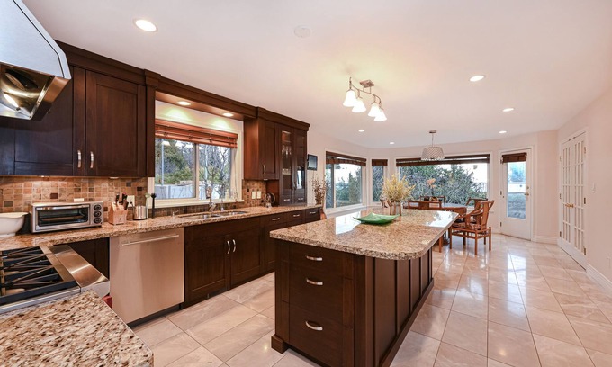 West Vancouver House | Breathtaking OceanView 5BDR Villa