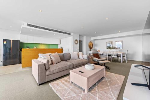 Mandurah Apartment | Breathtaking Waterfront Apartment in Mandurah