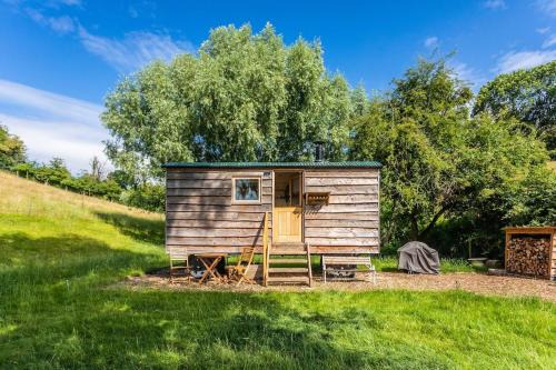 Ashton Under Hill House | Bredon Hill Shepherds Hut & Hot Tub