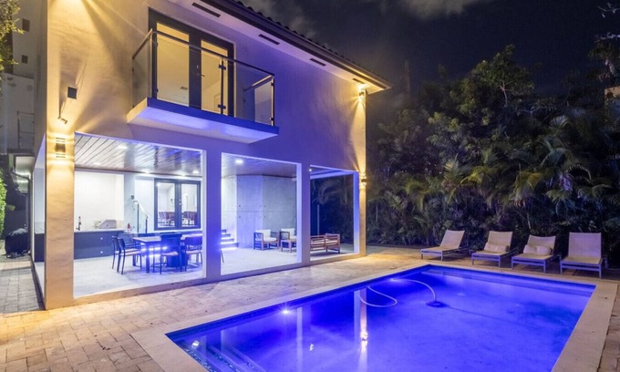 The Roads House | Brickell View Lux Villa