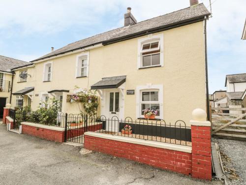 Machynlleth House | Brickfield Cottage