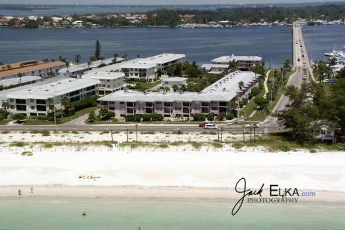 Bradenton Beach House | Bridgeport Condo 211