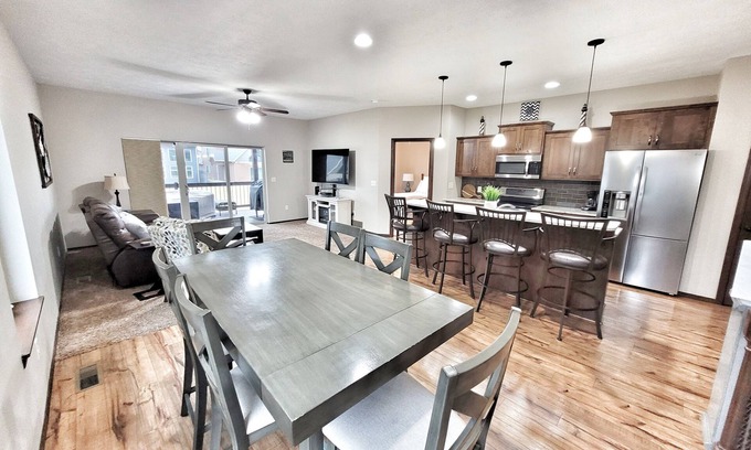 Arnolds Park Cabin | Bridges Bay spacious, well-stocked, kid-friendly home. Fall and winter deals!