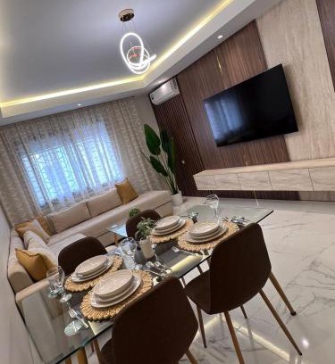 Luxus Apartment | Bright 2-Bedroom Apartment with Balcony & Parking