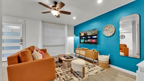 Clarksville Apartment | Bright 2Bed in Downtown Austin - Close to Everything