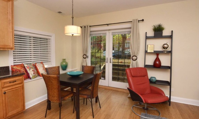Wrigleyville Condo | Bright 2BR Apt w/Private Entrance & Laundry by AllSet Turnover