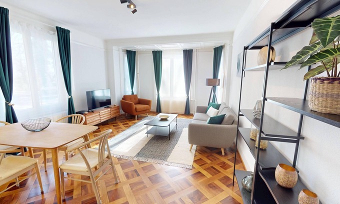 Lausanne Apartment | Bright & Airy 1-Bedroom Apartment with 2 Bathrooms - Lausanne City Centre