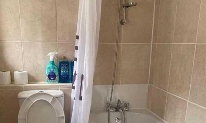 Stoke-on-Trent House | Bright and Central Home in Stoke on Trent