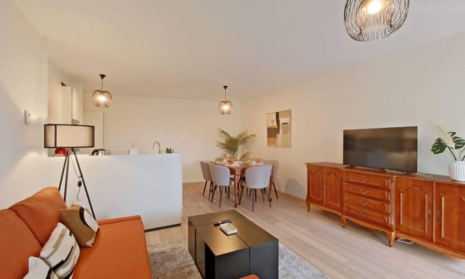 Schaerbeek Apartment | Bright and modern 2BR apartment with a Balcony