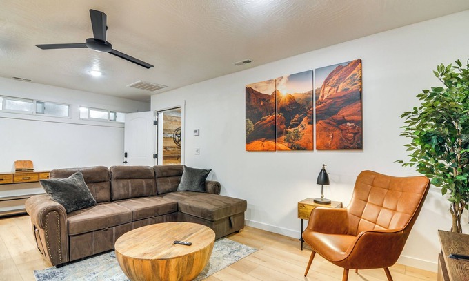 Cedar City House | Bright Cedar City Townhome ~ 2 Mi to Downtown!