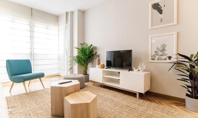 San Blas-Canillejas Apartment | BRIGHT FLAT Parking/Wanda Metropolitano/Airport