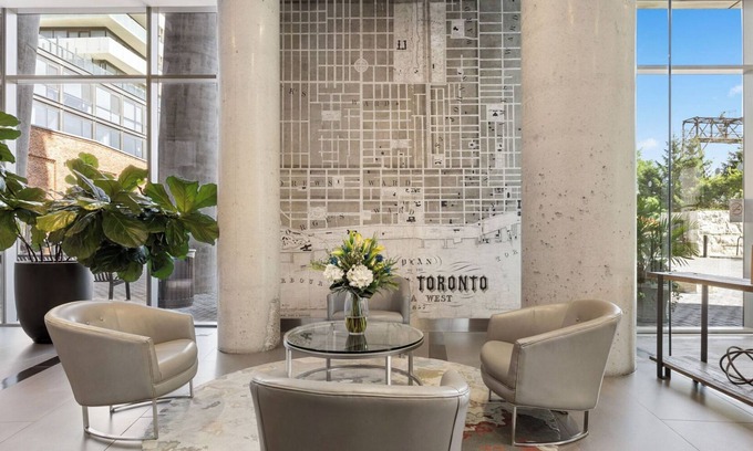 Downtown Toronto Condo | Bright Spacious Luxury 2 Bed 2 Bath Loft Downtown