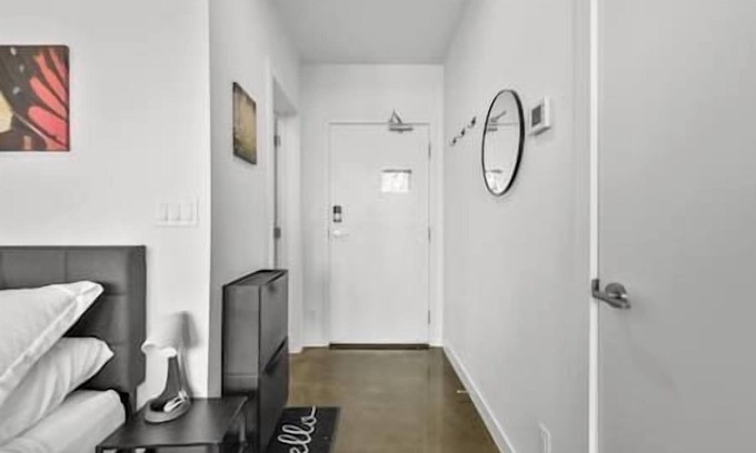 Sunalta Apartment | Bright Studio | Mins to Saddledome | Skyline Views