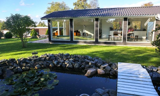 Holbaek House | Bright summer house close to the beach and water