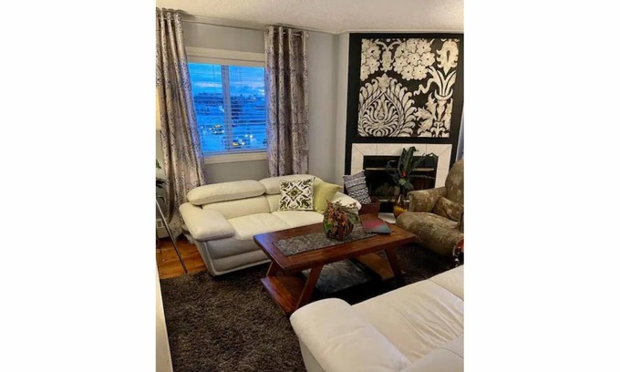 North Central Edmonton Condo | Bright Sunny Top Floor 2 BDR 2 Bath +Den