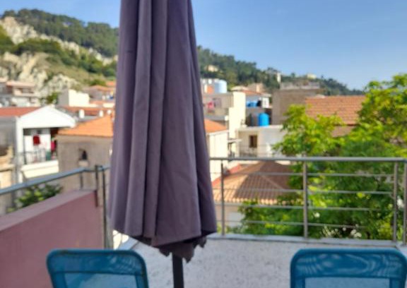 Zakynthos Apartment | Bright top floor apartment!