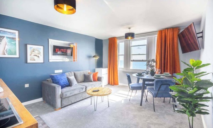 Kemptown Apartment | Brighton Heights With Sea Views