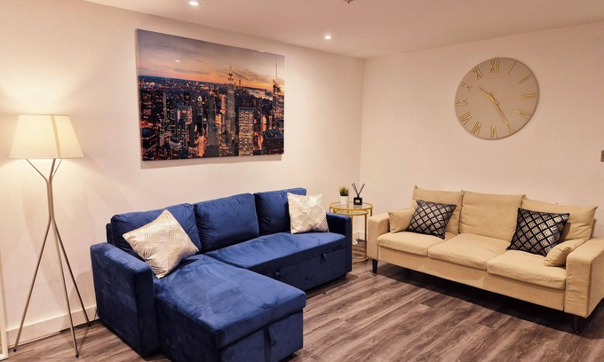 Brighton City Centre Apartment | Brighton Hub: Stylish retreat in the heart of the city, central to it all