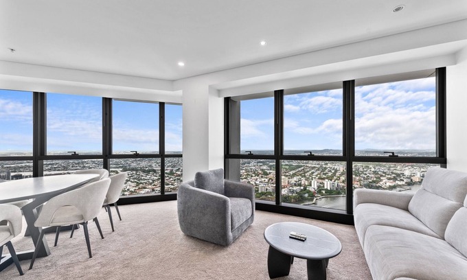 Brisbane Central Business District Apartment | Brisbane High-Rise with Pool, Sauna & Gym Access