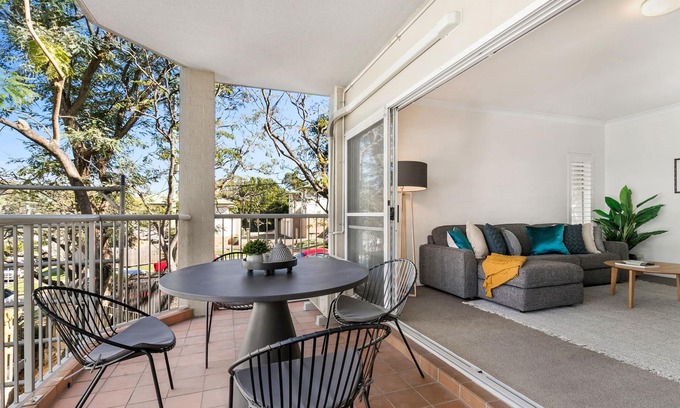 Indooroopilly Apartment | Brisbane Riverside Spacious 2-Bed Near Mall