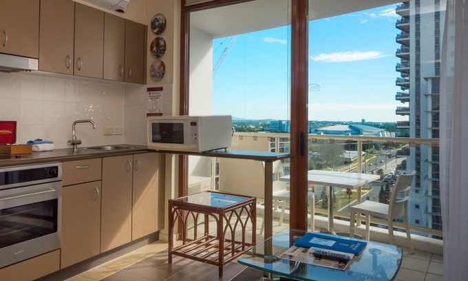 Broadbeach Hotel | Broadbeach Savannah Hotel & Resort