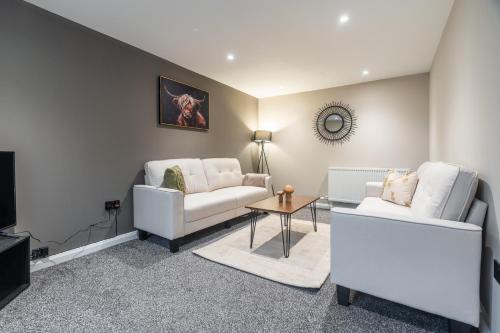 Lanark Apartment | Broom Cottage