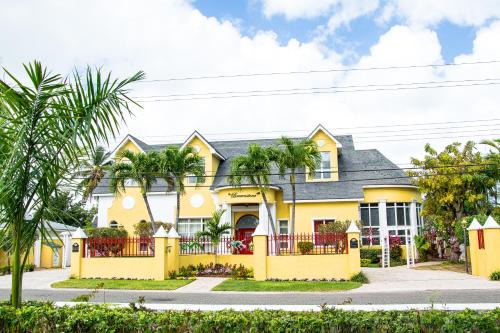 Nassau Apartment | Brownstone Guesthouses