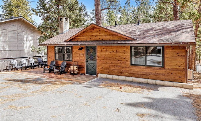 Big Bear Lake Cabin | Bruin Chalet by Big Bear Vacations