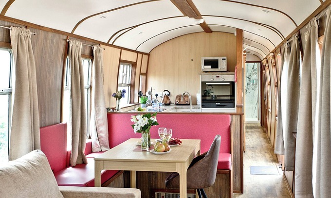 Dawlish Warren Ski Chalet | Brunel Boutique Railway Carriage 3