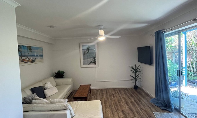 Brunswick Heads Apartment | Bruns Garden Apartment ~ Spacious | Close to the Beach ~ * Monthly Discounts *
