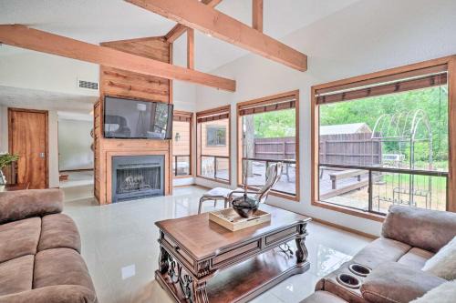 Briarcrest Estates House | Bryan Home with Deck and Yard about 4 Mi to Texas A and M!