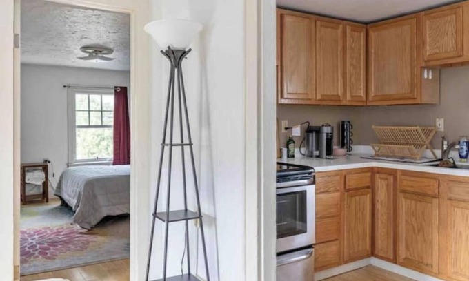 Burlington Apartment | BTV Metro Apartment: 2nd floor, parking