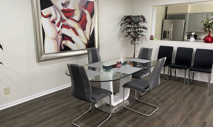 North Buckhead House | Buckhead 7 BDR Home by lenox 10Bed 20ppl park free