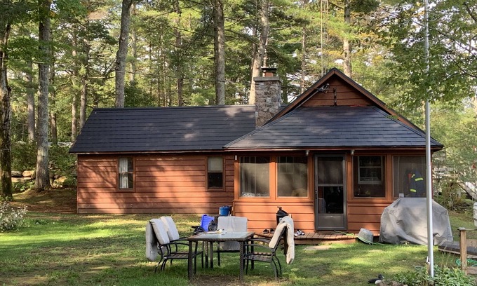 Addington Highlands House | Buckshot Lake, Plevna Ont 322 feet of water front on a beautiful private lake