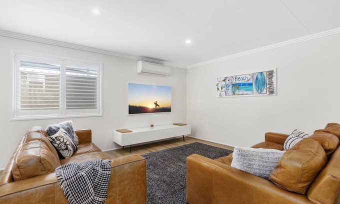 Buddina House | Buddina Deluxe 3 Bedroom Family Getaway House