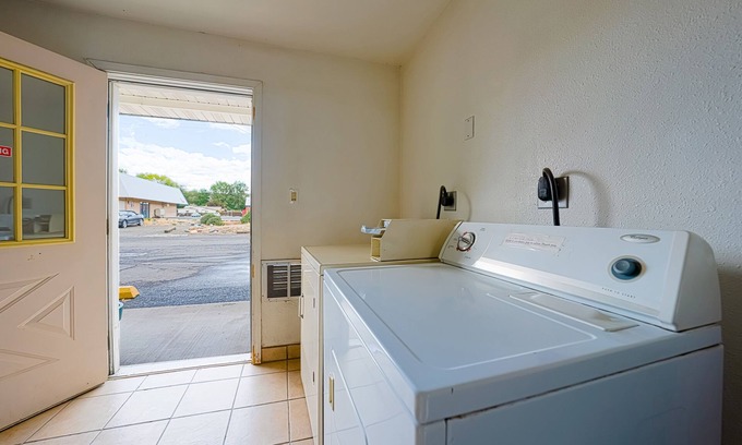 John Day Hotel | Budget 8 Motel John Day