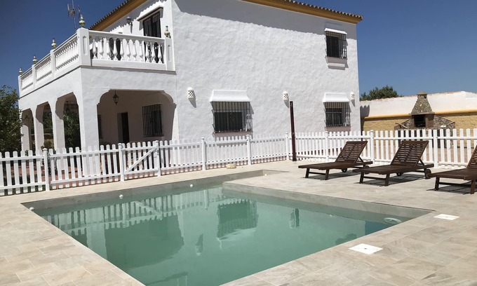 Conil de la Frontera Ski Chalet | Buganbilia Ideal for a good holiday